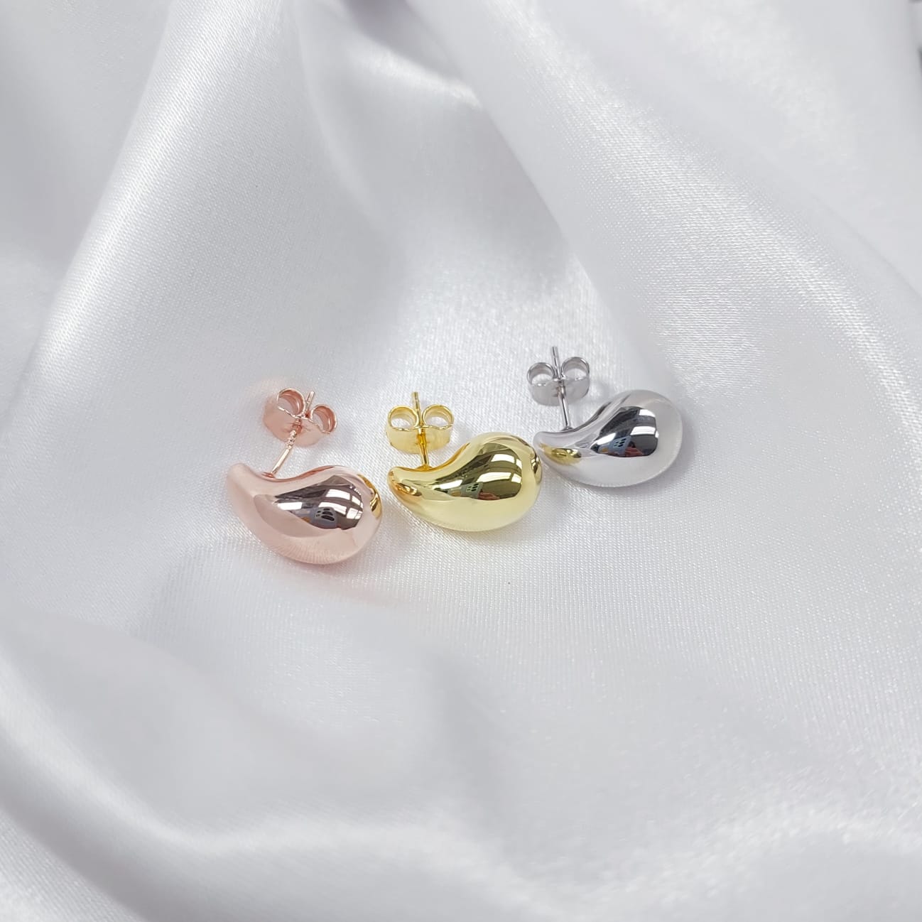 THE TEARDROP EARRING ⋄ STERLING SILVER