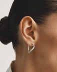 Hoop earrings wave-shaped