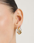 Hoop earrings wave-shaped