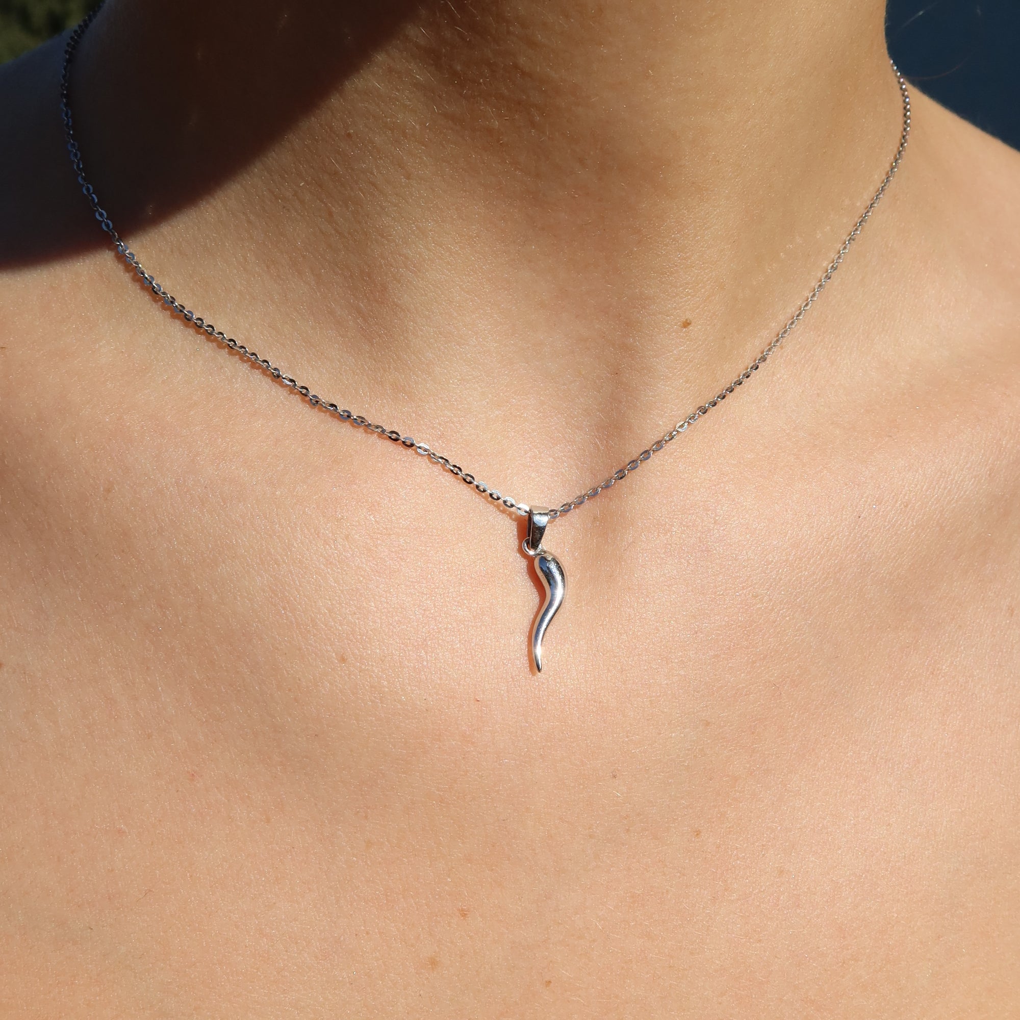 9CT GOLD CORNICELLO PENDANT