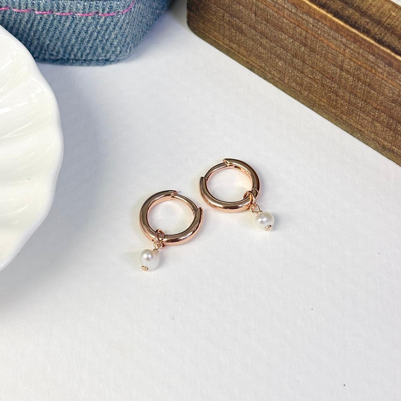 AMARA PEARL HUGGIE EARRINGS- STERLING SILVER