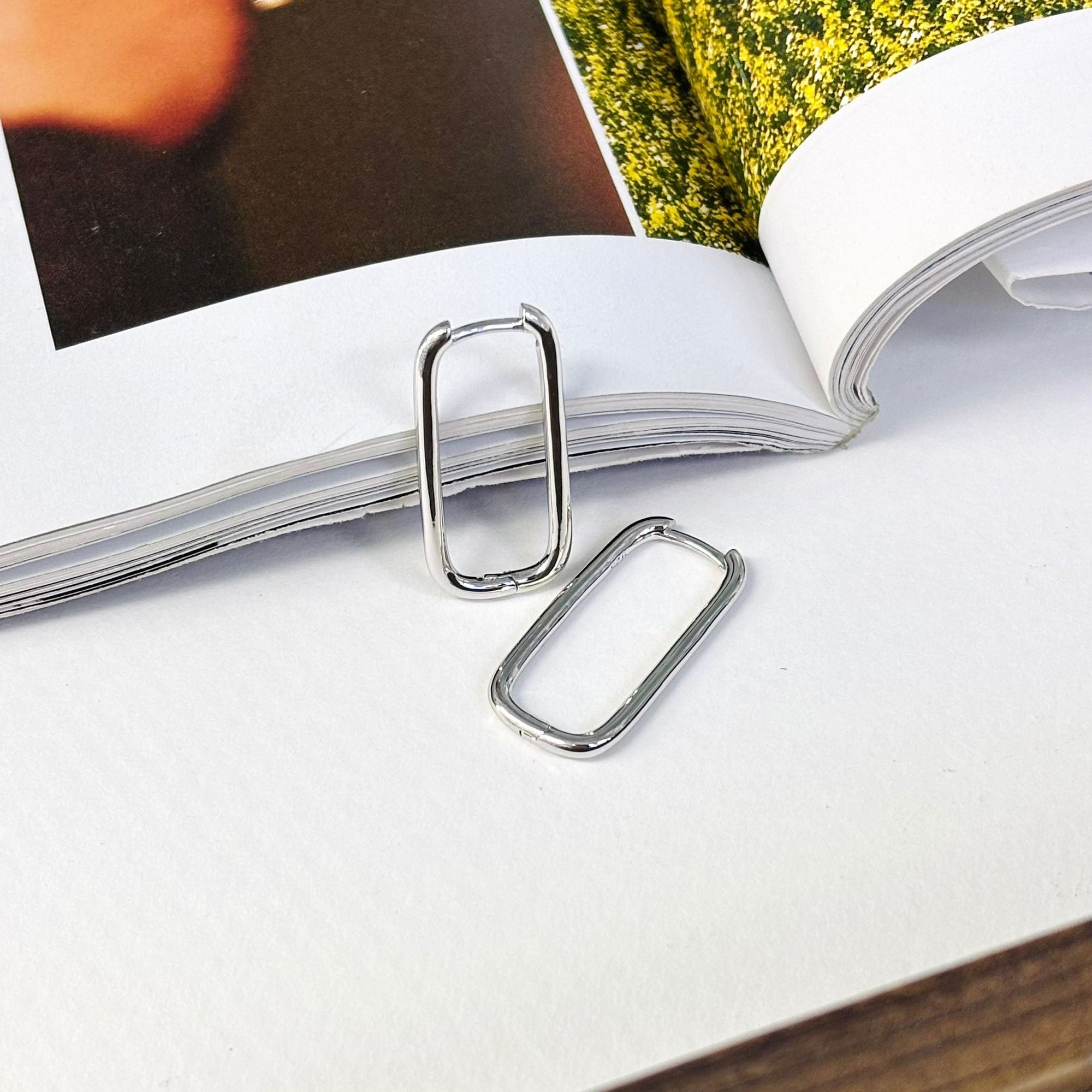 LINK UP HUGGIE EARRINGS - STERLING SILVER
