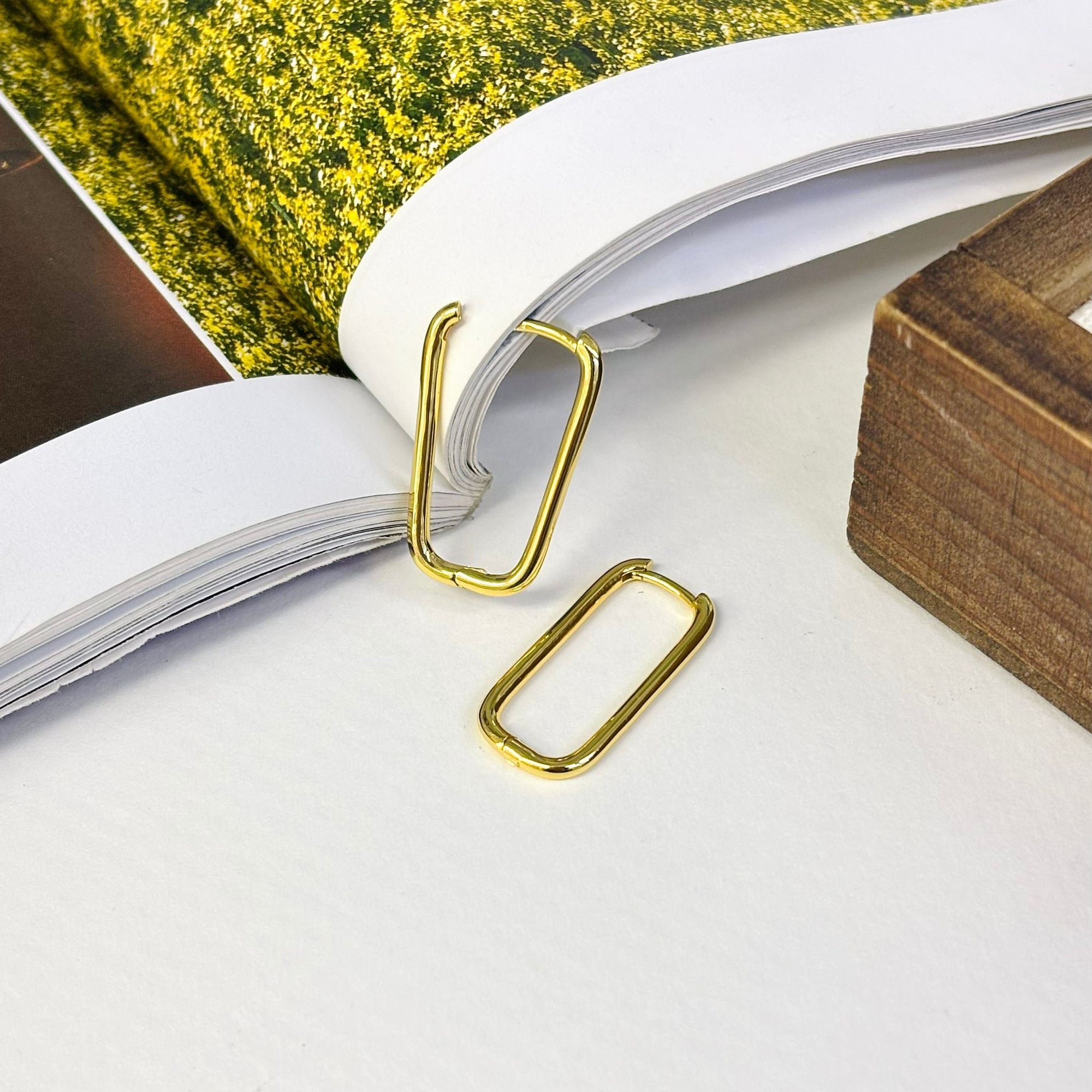 LINK UP HUGGIE EARRINGS - STERLING SILVER