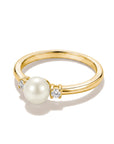 Ring pearl with zirconia