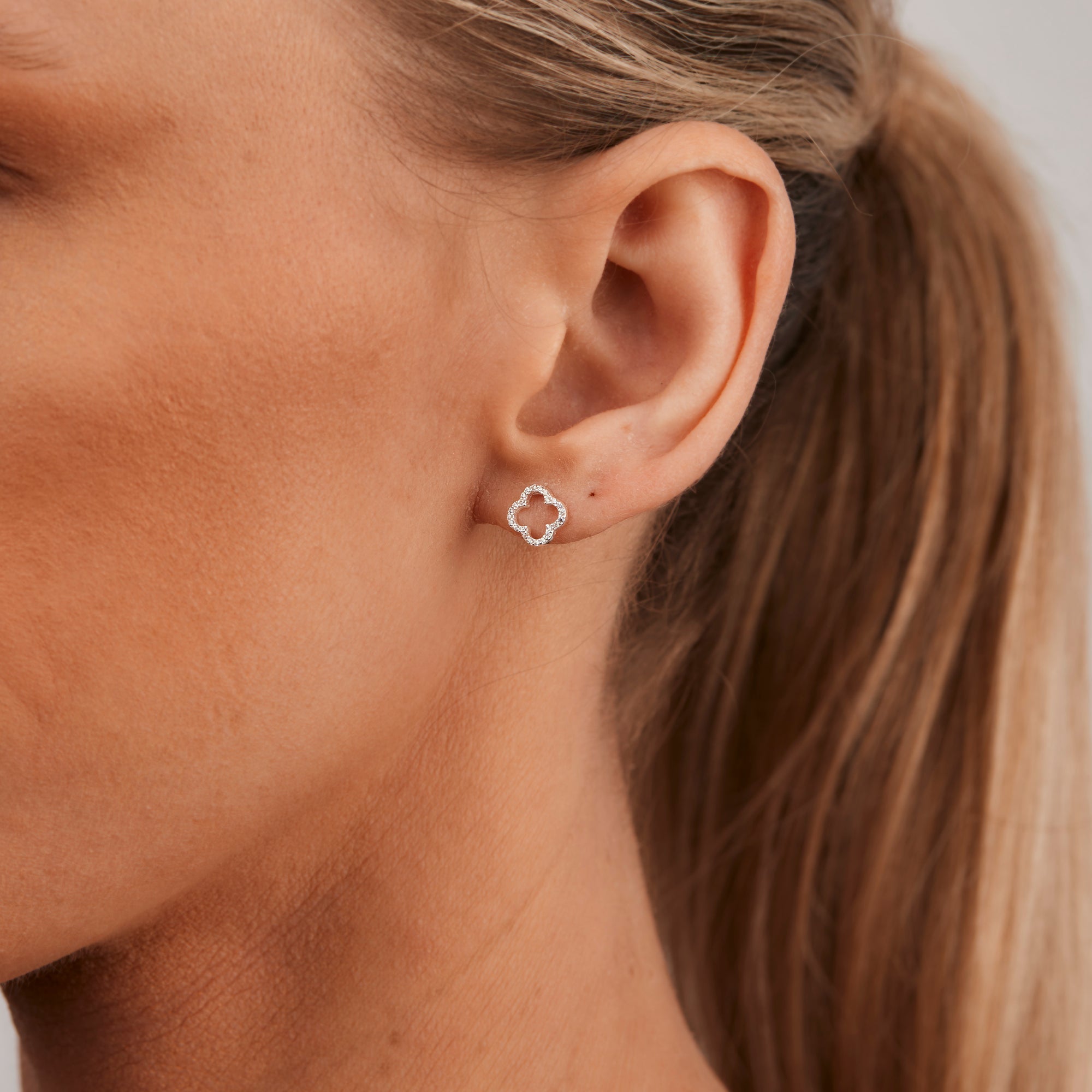 S/S CLOVER STUD EARRINGS