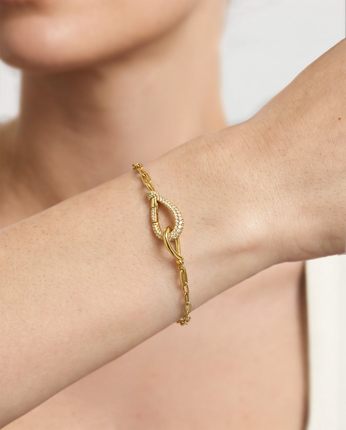 Gold Interlocked Pave &amp; Polished Knot Bracelet