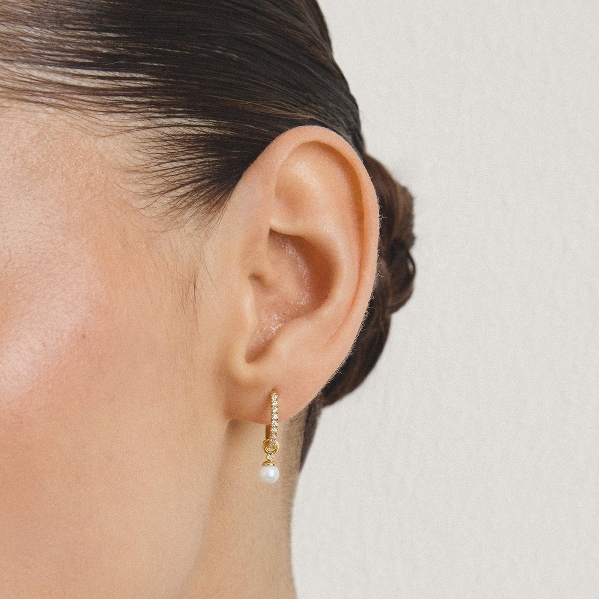 Hoop earrings pearl with zirconia