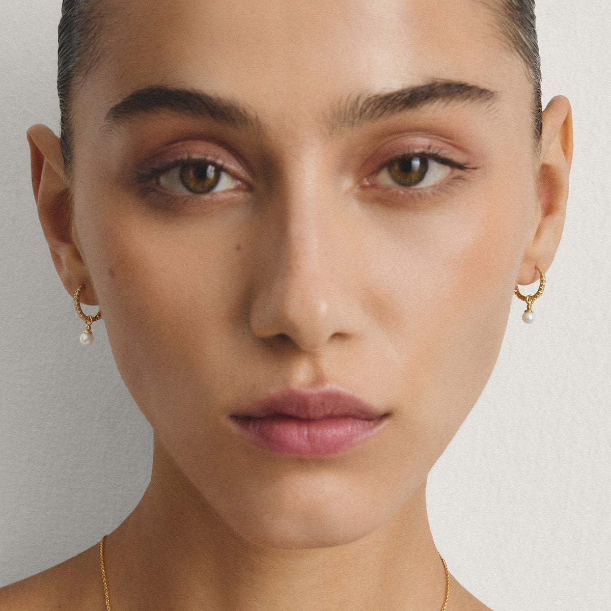 Hoop earrings pearl with zirconia