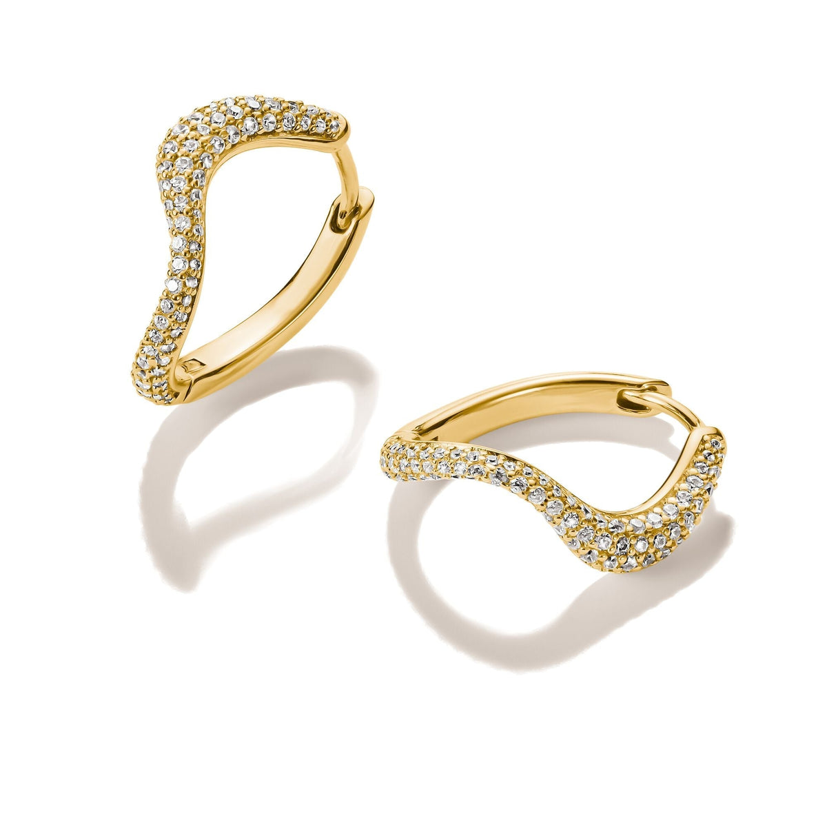 Hoop earrings with zirconia