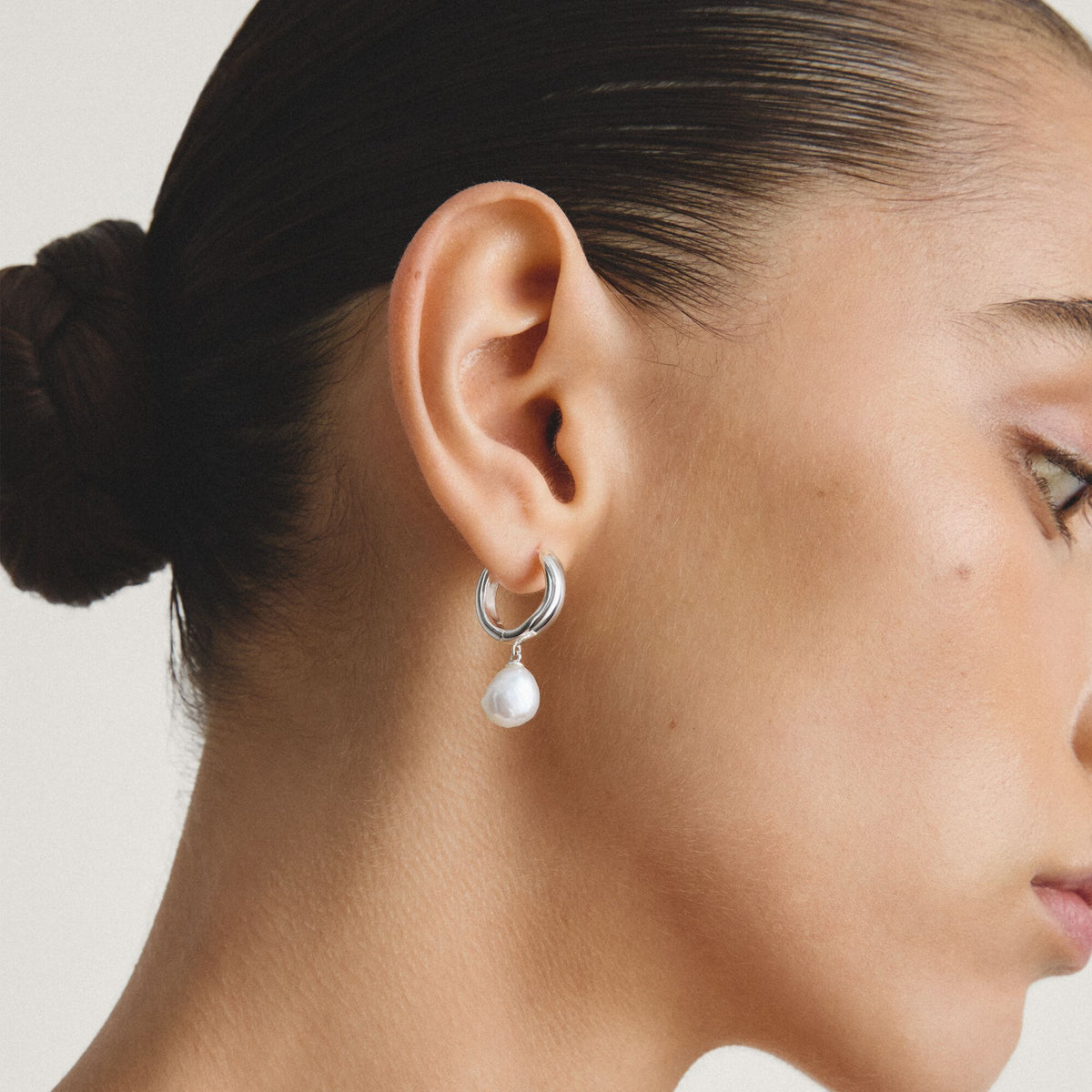 Hoop earrings pearl
