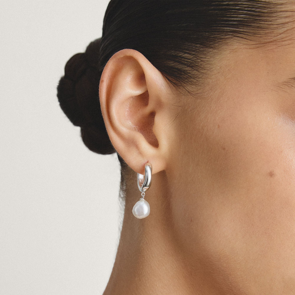Hoop earrings pearl