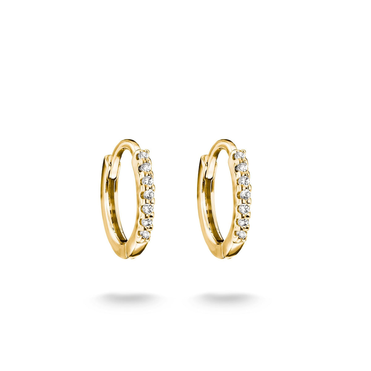 Hoop earrings with zirconia