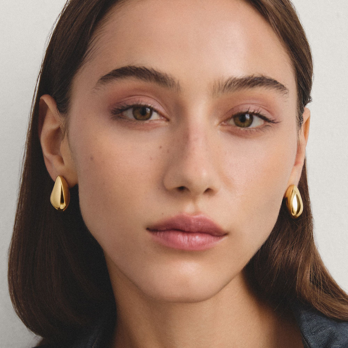 Earrings in teardrop shape