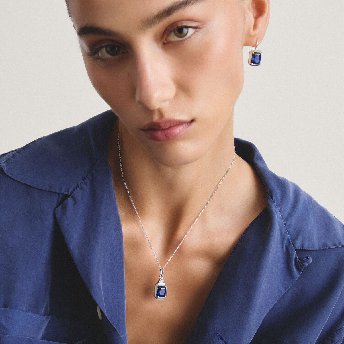 Chain with nanocrystal
