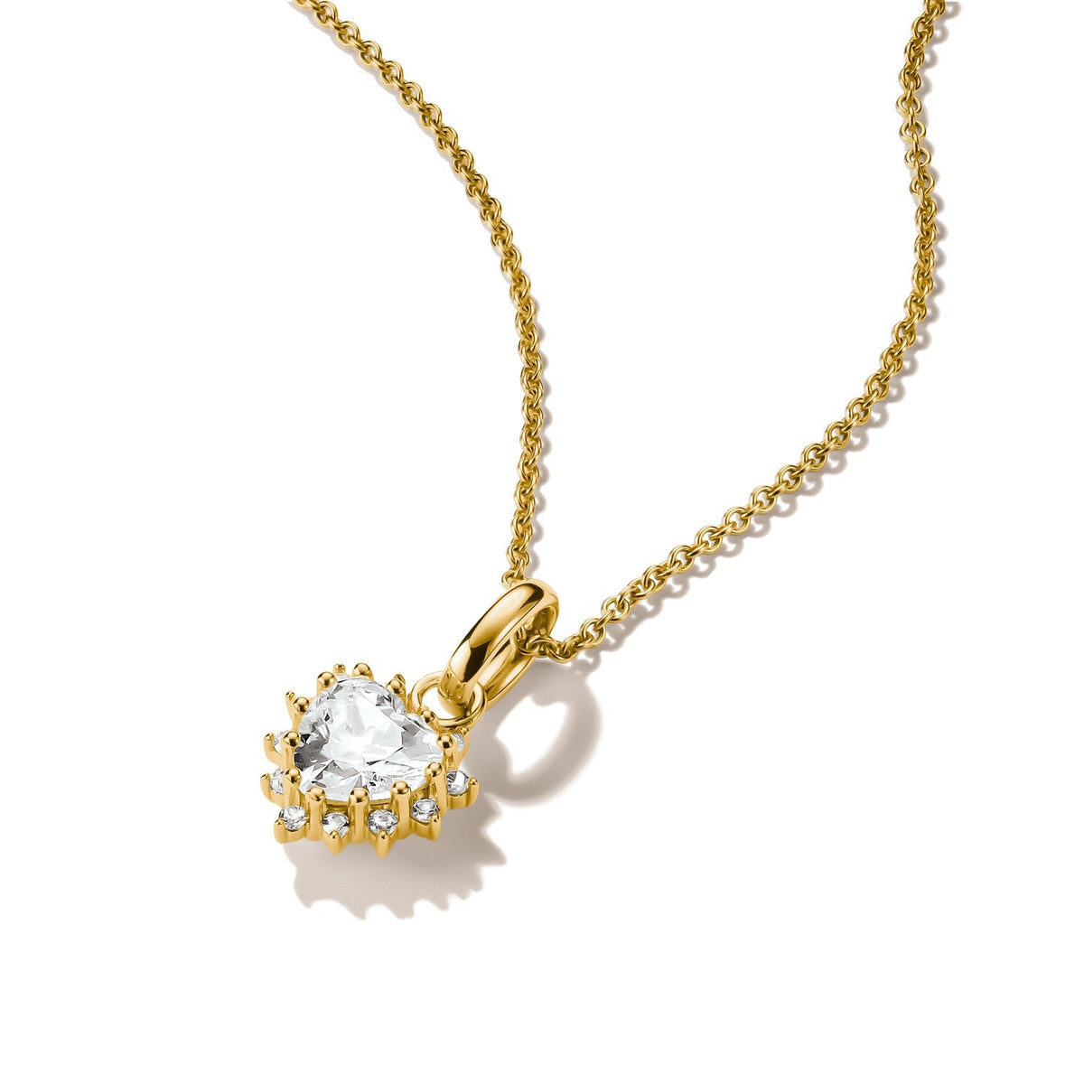 Chain with heart-cut zirconia